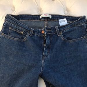 Levis jeans size 16